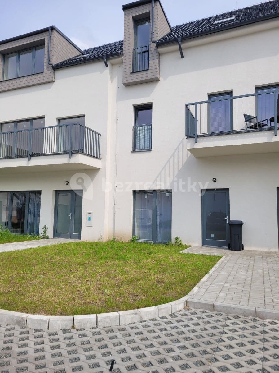 Pronájem bytu 1+kk 37 m², Zlončice, Středočeský kraj Pronájem bytu 1+kk 37 m², Zlončice, Středočeský kraj