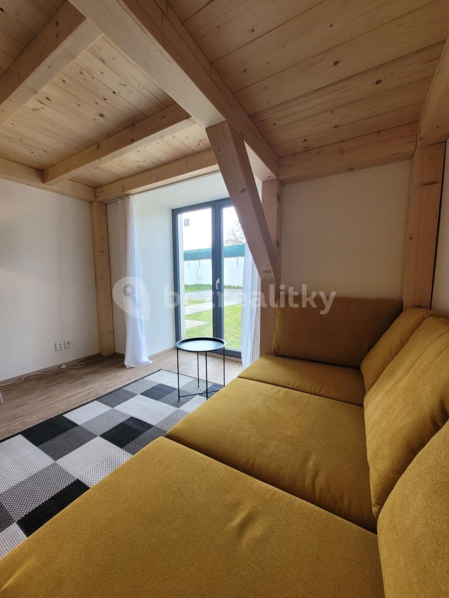 Pronájem bytu 1+kk 37 m², Zlončice, Středočeský kraj Pronájem bytu 1+kk 37 m², Zlončice, Středočeský kraj