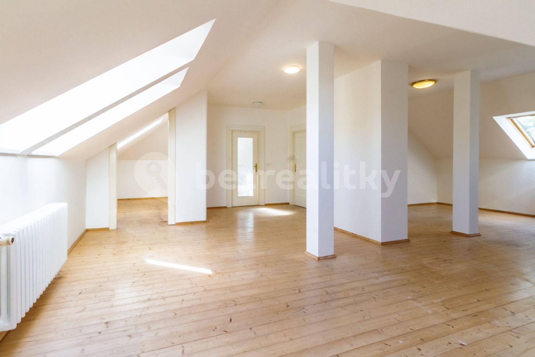 Prodej domu 380 m², pozemek 490 m², Rozvodova, Praha, Praha