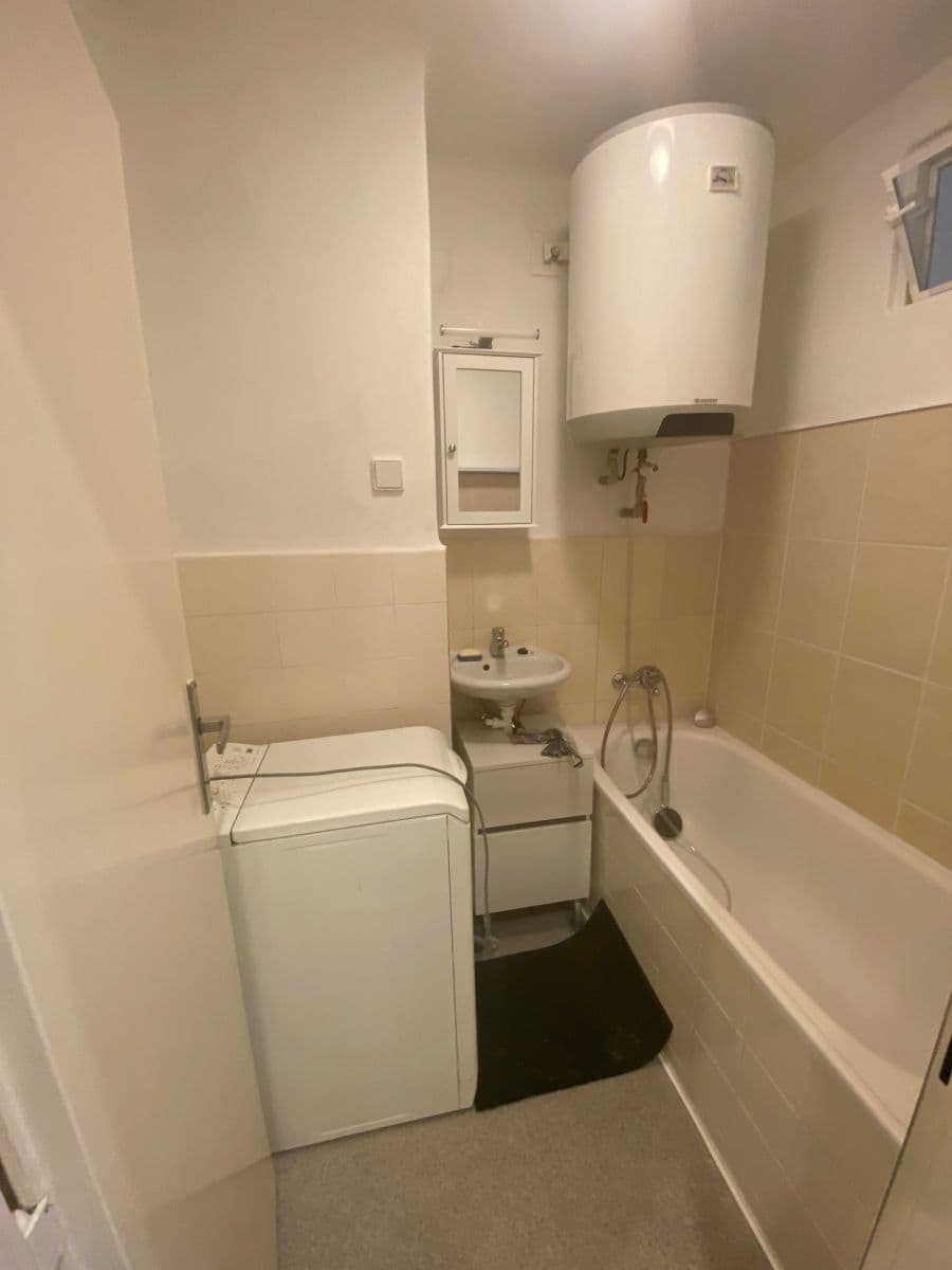 Pronájem bytu 2+1 67 m², Týnec nad Sázavou, Středočeský kraj Pronájem bytu 2+1 67 m², Týnec nad Sázavou, Středočeský kraj