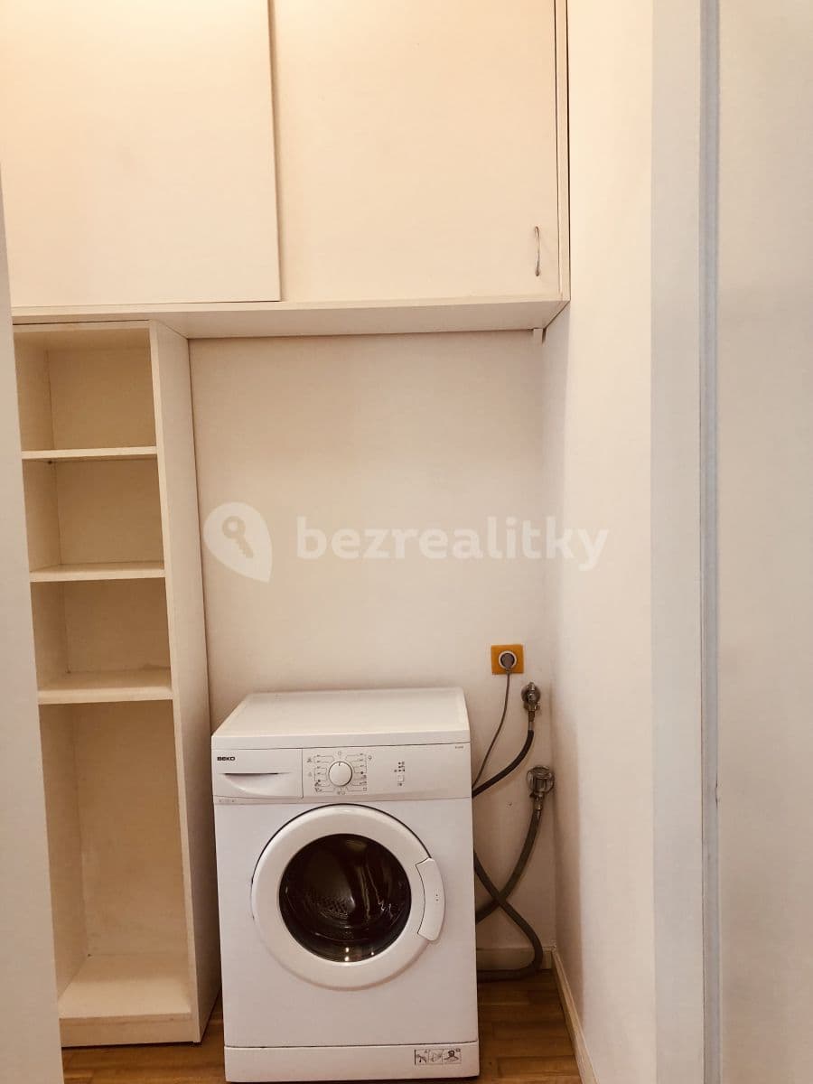 Pronájem bytu 1+kk 30 m², Bořivojova, Praha, Praha Pronájem bytu 1+kk 30 m², Bořivojova, Praha, Praha