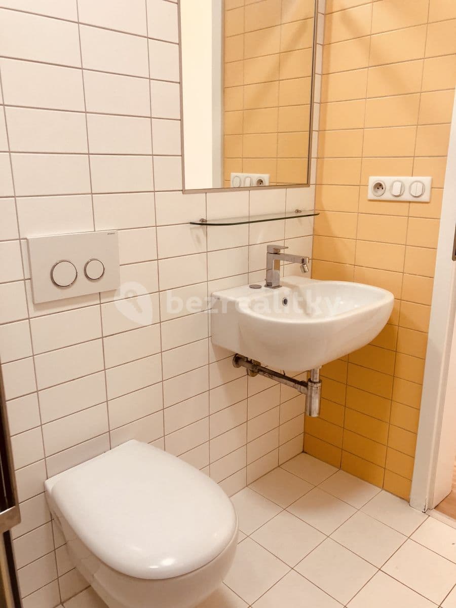 Pronájem bytu 1+kk 30 m², Bořivojova, Praha, Praha Pronájem bytu 1+kk 30 m², Bořivojova, Praha, Praha