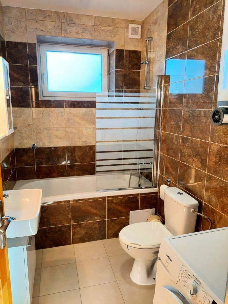 Pronájem bytu 2+kk 43 m², Sládkova, Hradec Králové, Královéhradecký kraj Pronájem bytu 2+kk 43 m², Sládkova, Hradec Králové, Královéhradecký kraj