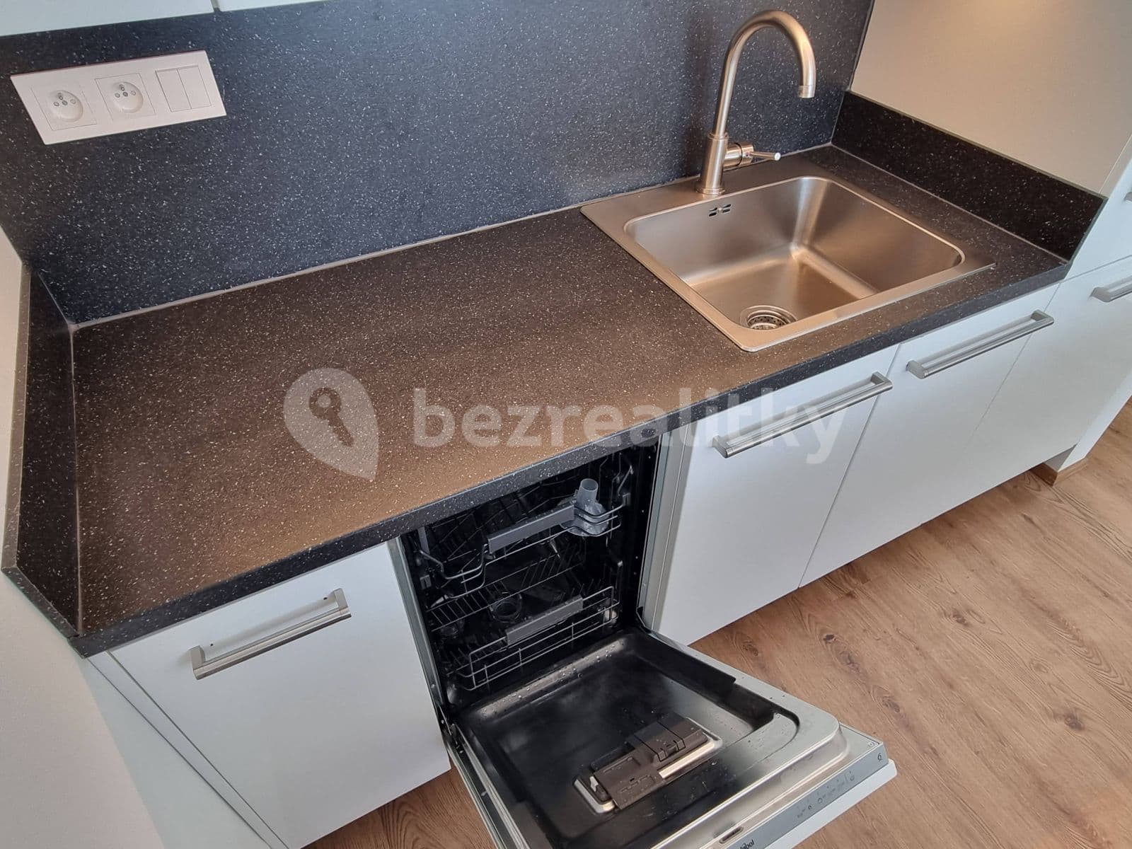 Pronájem bytu 2+kk 44 m², Formanská, Praha, Praha Pronájem bytu 2+kk 44 m², Formanská, Praha, Praha