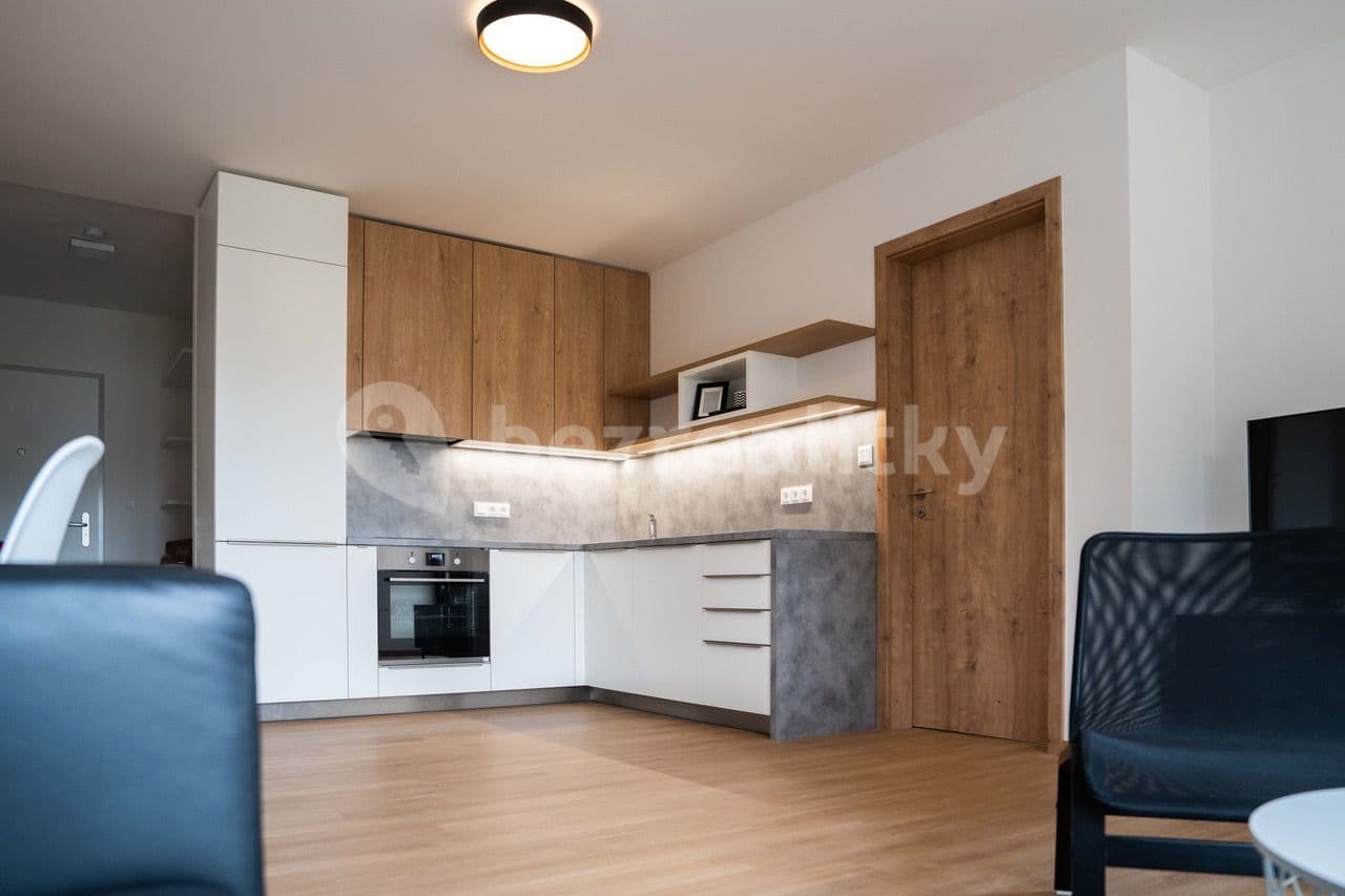 Pronájem bytu 3+kk 75 m², Čepkovská, Zlín, Zlínský kraj Pronájem bytu 3+kk 75 m², Čepkovská, Zlín, Zlínský kraj
