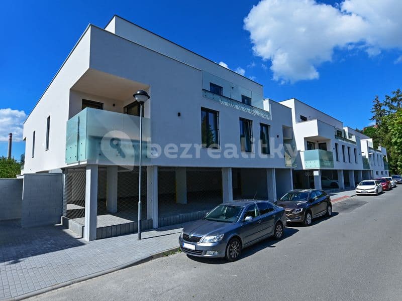 Pronájem bytu 3+kk 75 m², Čepkovská, Zlín, Zlínský kraj Pronájem bytu 3+kk 75 m², Čepkovská, Zlín, Zlínský kraj