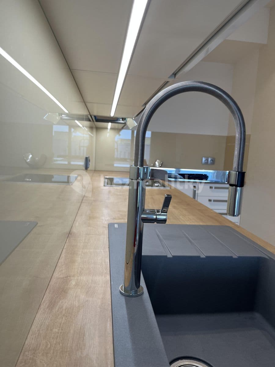 Pronájem bytu 2+kk 55 m², Hodonínská, Praha, Praha Pronájem bytu 2+kk 55 m², Hodonínská, Praha, Praha