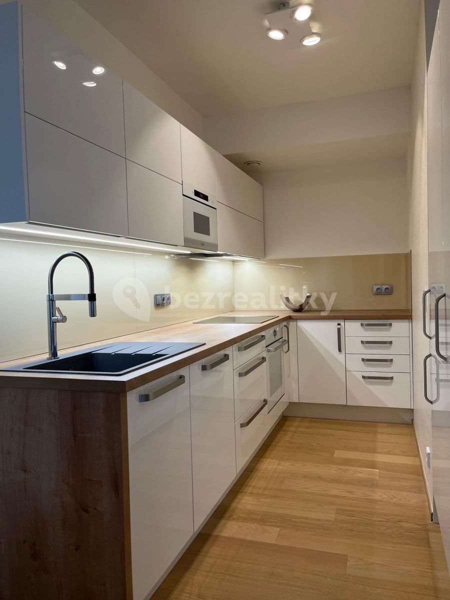 Pronájem bytu 2+kk 55 m², Hodonínská, Praha, Praha Pronájem bytu 2+kk 55 m², Hodonínská, Praha, Praha