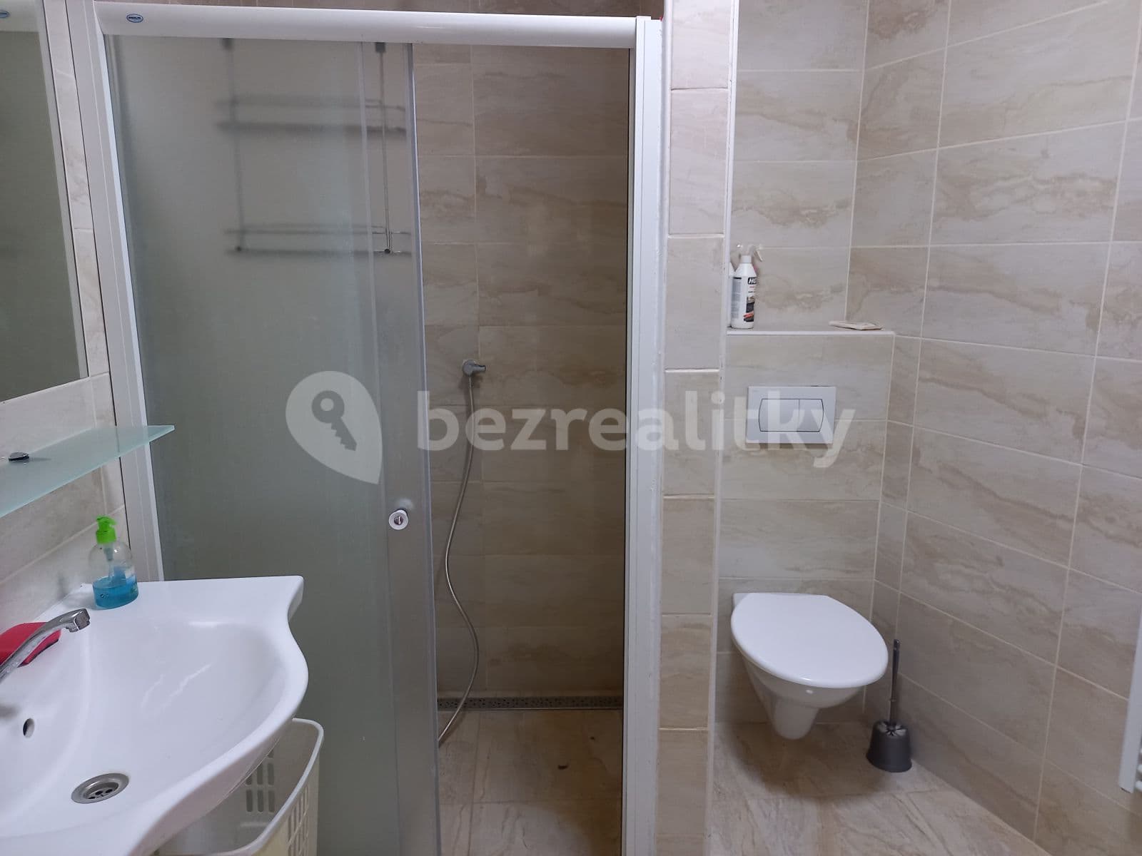 Pronájem bytu 1+kk 38 m², Do Klecánek, Klecany, Středočeský kraj Pronájem bytu 1+kk 38 m², Do Klecánek, Klecany, Středočeský kraj