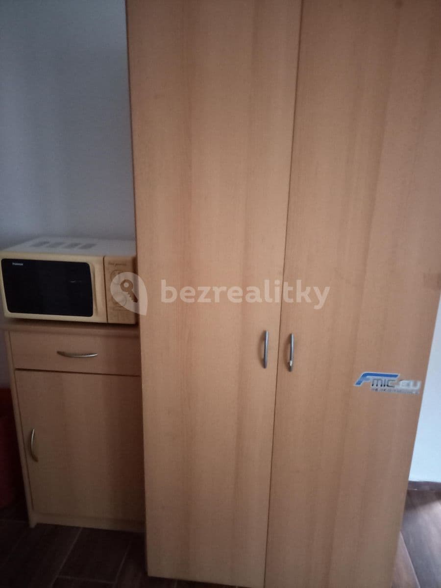 Pronájem bytu 1+kk 38 m², Do Klecánek, Klecany, Středočeský kraj Pronájem bytu 1+kk 38 m², Do Klecánek, Klecany, Středočeský kraj