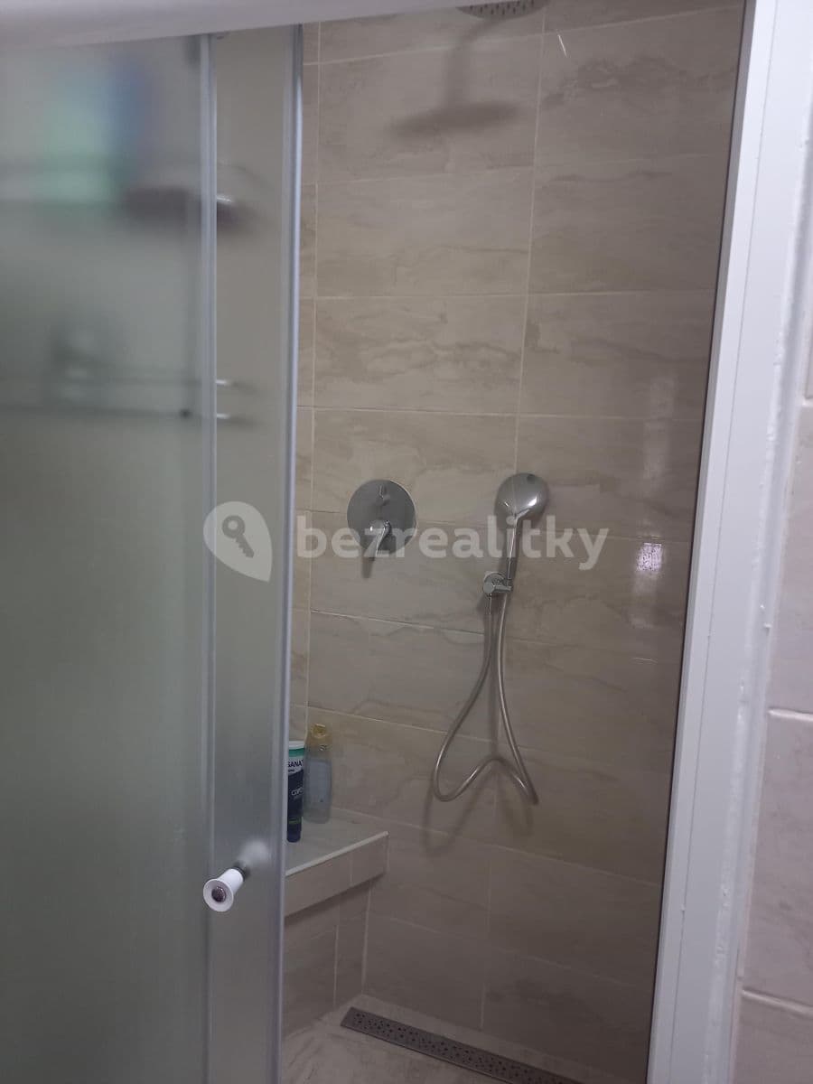 Pronájem bytu 1+kk 38 m², Do Klecánek, Klecany, Středočeský kraj Pronájem bytu 1+kk 38 m², Do Klecánek, Klecany, Středočeský kraj