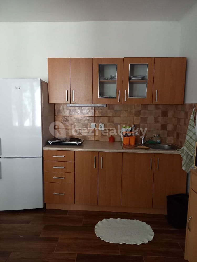 Pronájem bytu 1+kk 38 m², Do Klecánek, Klecany, Středočeský kraj Pronájem bytu 1+kk 38 m², Do Klecánek, Klecany, Středočeský kraj