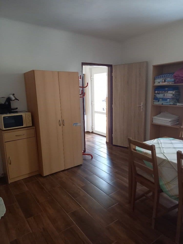 Pronájem bytu 1+kk 38 m², Do Klecánek, Klecany, Středočeský kraj Pronájem bytu 1+kk 38 m², Do Klecánek, Klecany, Středočeský kraj