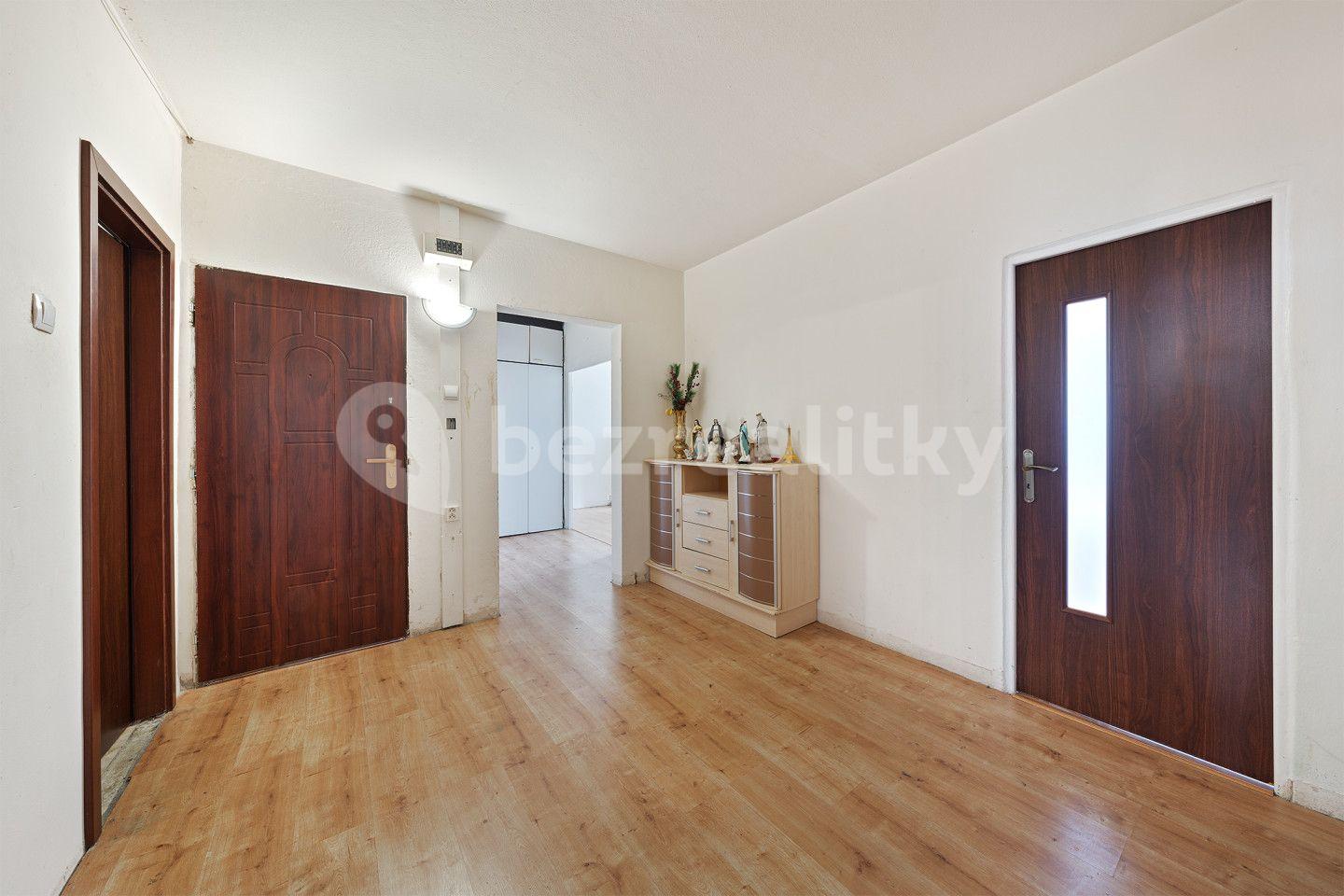 Prodej bytu 4+1 99 m², Karla Čapka, Krupka, Ústecký kraj