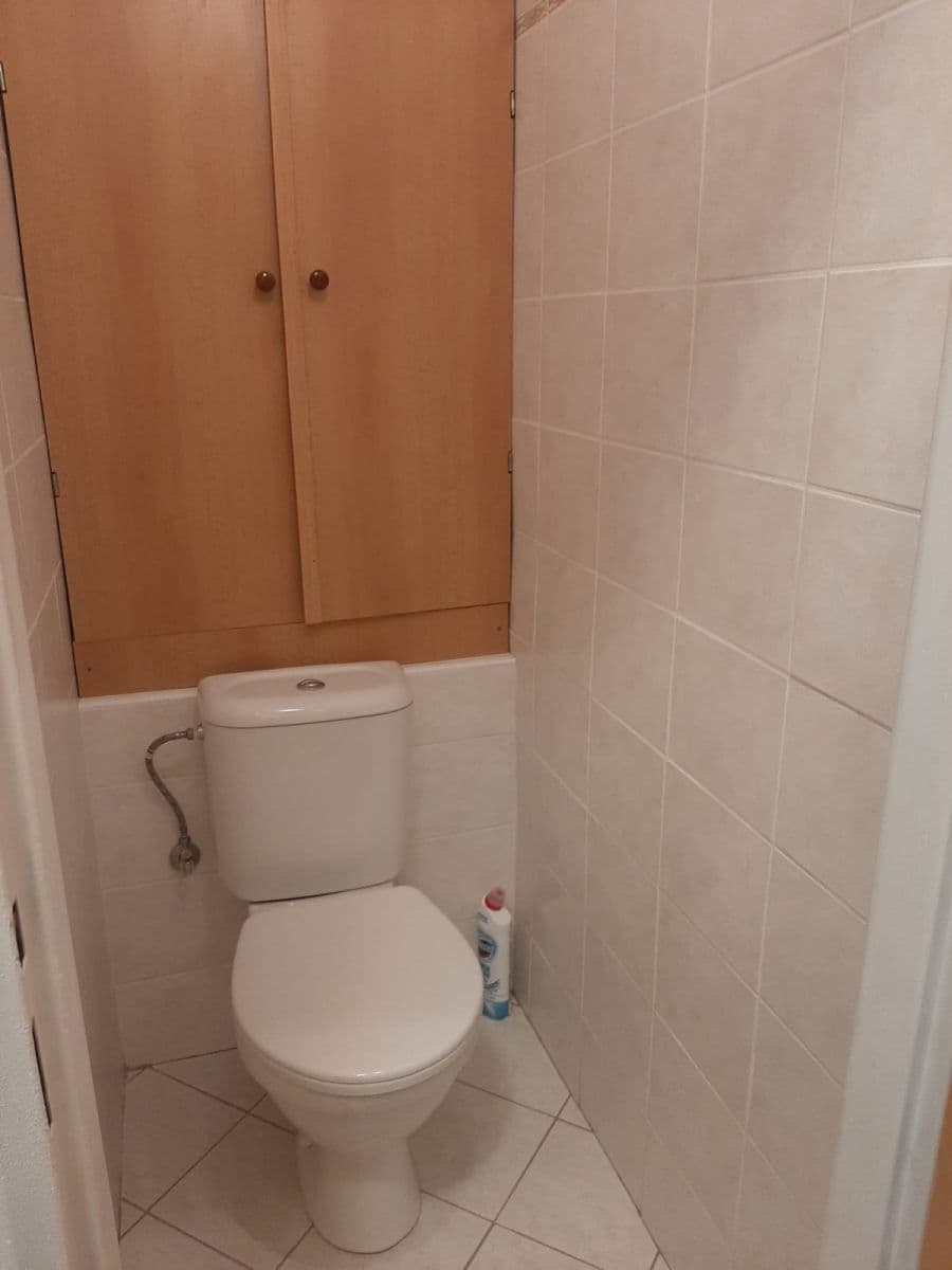 Pronájem bytu 3+1 72 m², Kloboučnická, Praha, Praha Pronájem bytu 3+1 72 m², Kloboučnická, Praha, Praha