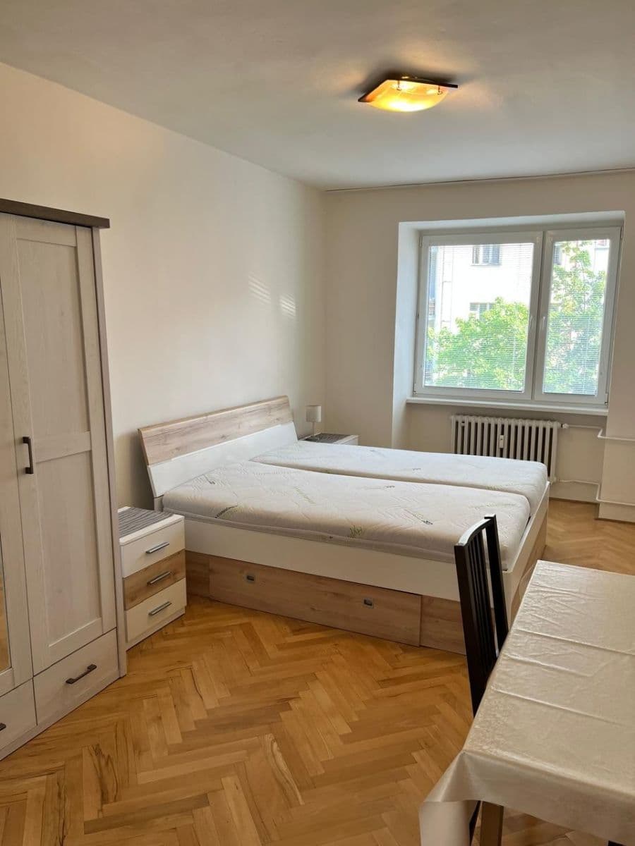 Pronájem bytu 3+1 72 m², Kloboučnická, Praha, Praha Pronájem bytu 3+1 72 m², Kloboučnická, Praha, Praha
