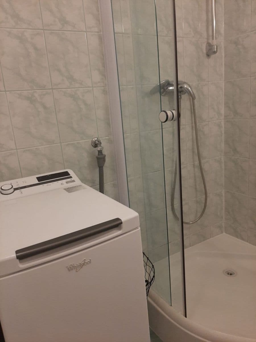 Pronájem bytu 3+1 72 m², Kloboučnická, Praha, Praha Pronájem bytu 3+1 72 m², Kloboučnická, Praha, Praha