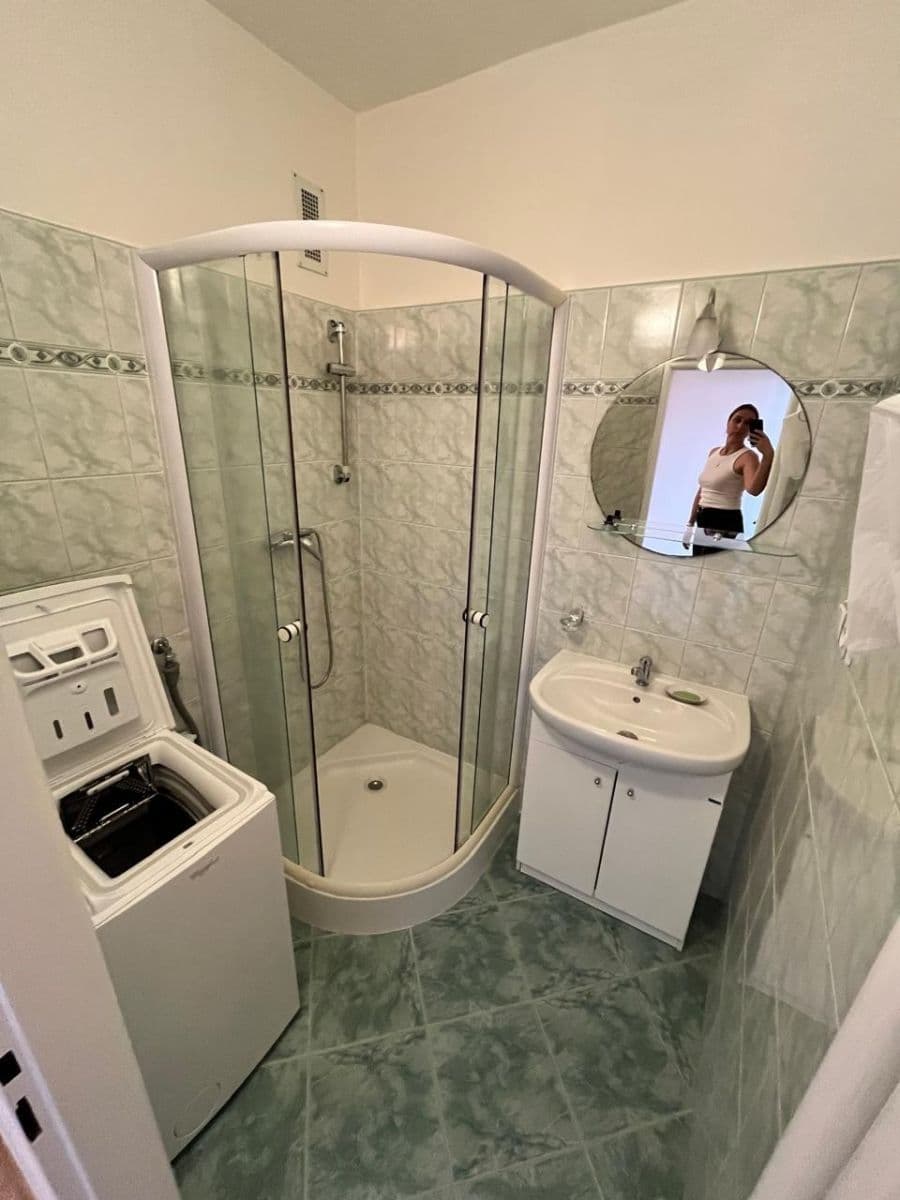Pronájem bytu 3+1 72 m², Kloboučnická, Praha, Praha Pronájem bytu 3+1 72 m², Kloboučnická, Praha, Praha