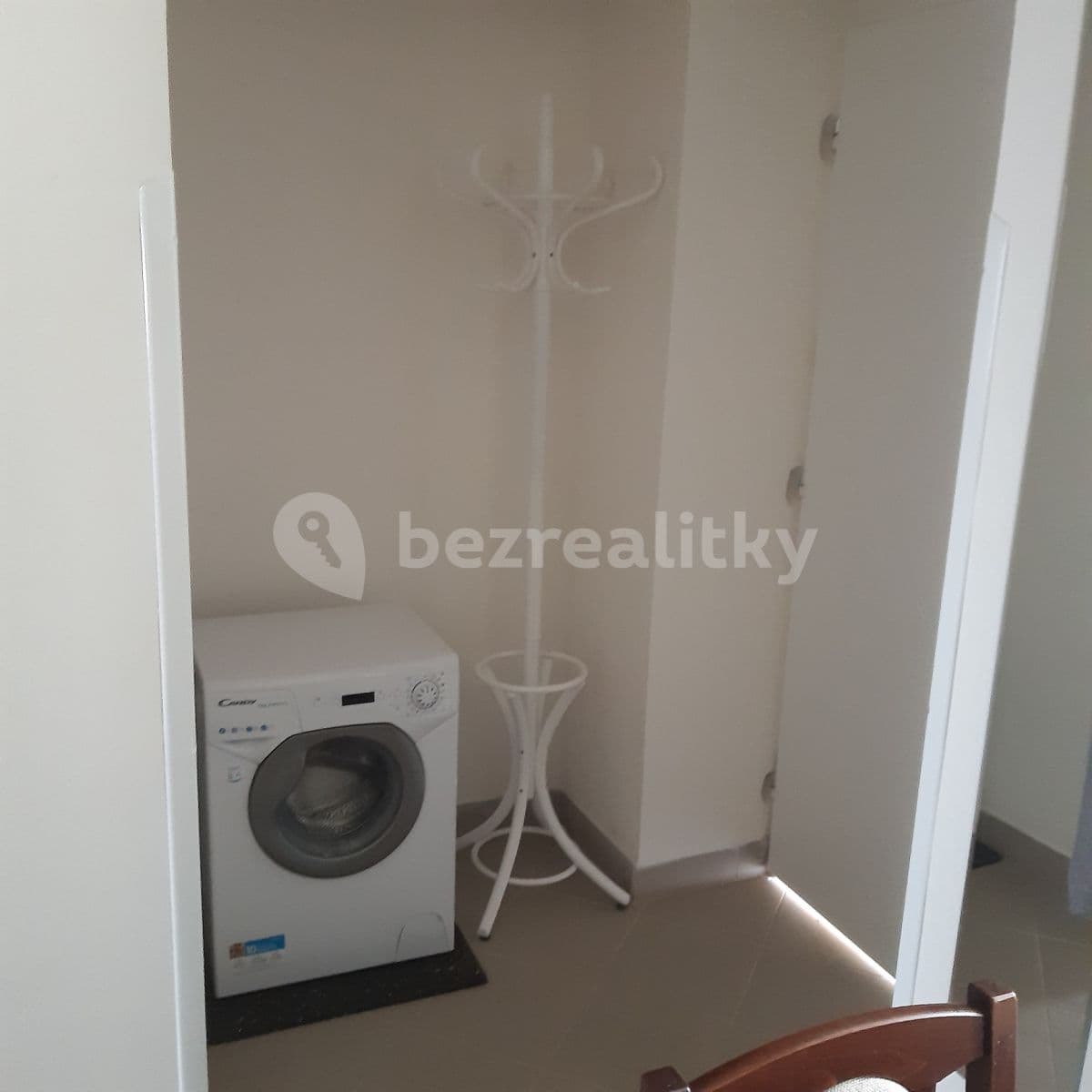 Pronájem bytu 1+1 34 m², Slivenecká, Praha, Praha Pronájem bytu 1+1 34 m², Slivenecká, Praha, Praha