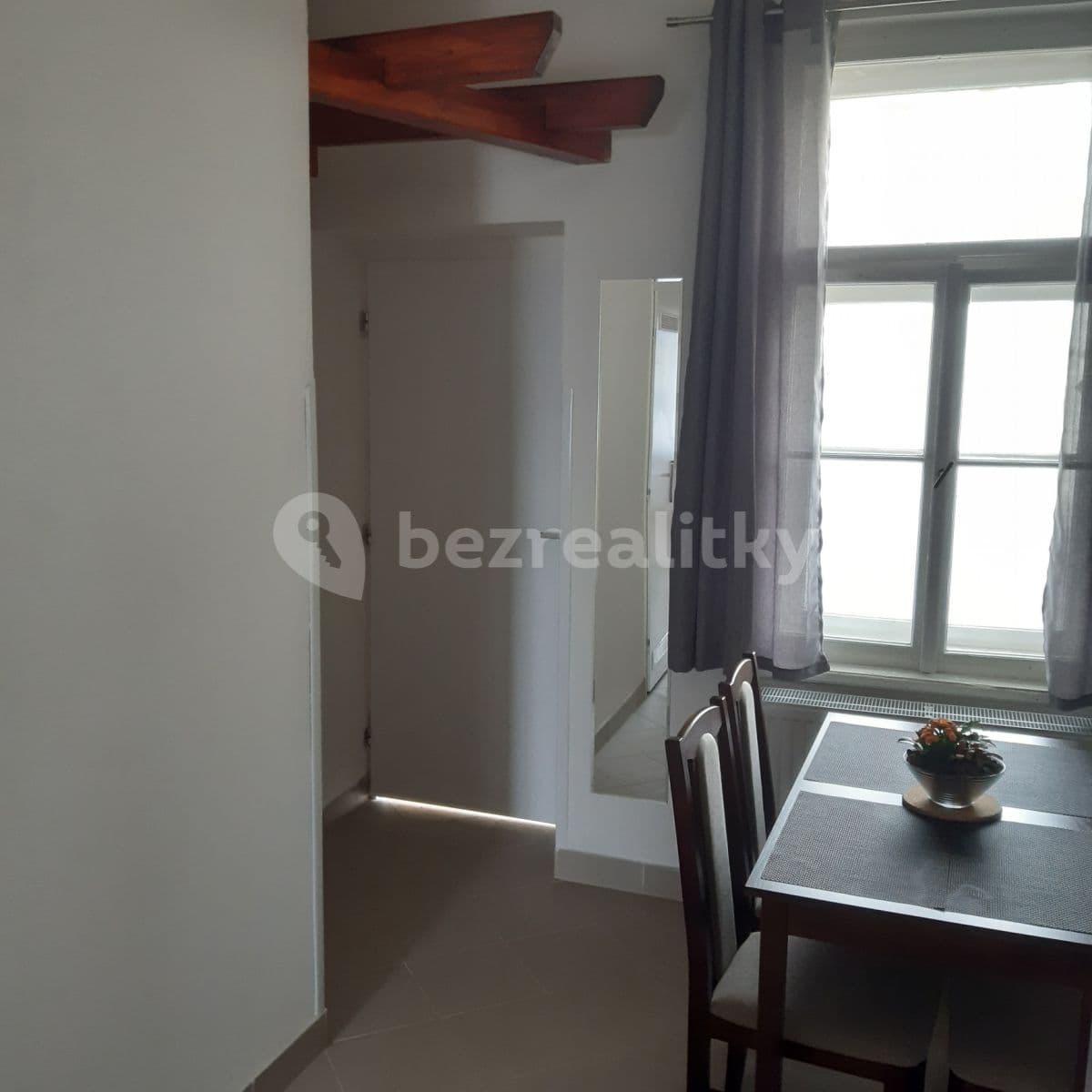 Pronájem bytu 1+1 34 m², Slivenecká, Praha, Praha Pronájem bytu 1+1 34 m², Slivenecká, Praha, Praha