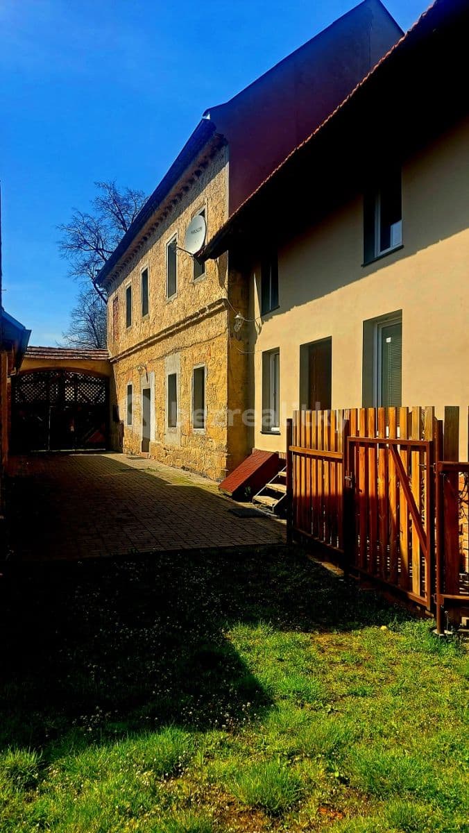 Prodej domu 1.272 m², pozemek 1.272 m², Páleč, Středočeský kraj