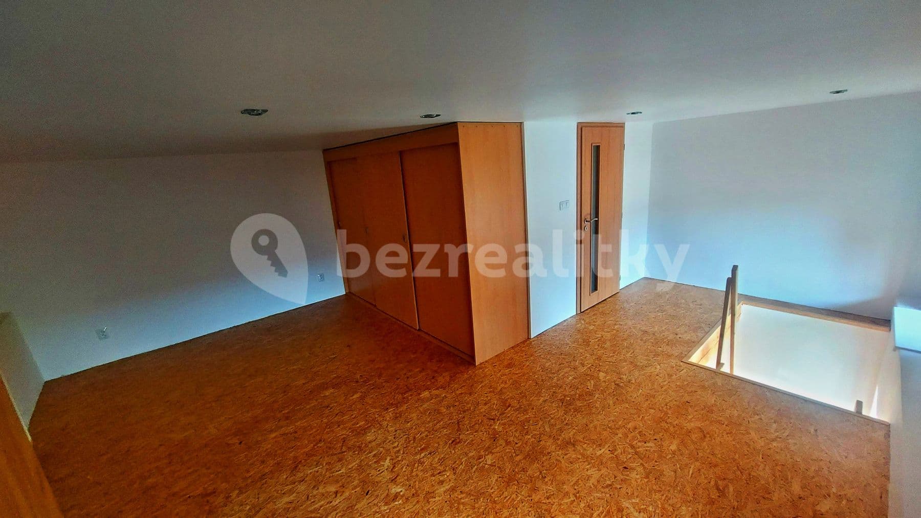 Prodej domu 1.272 m², pozemek 1.272 m², Páleč, Středočeský kraj