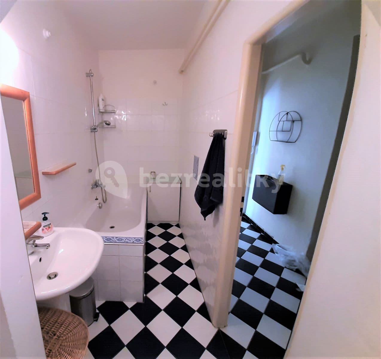 Pronájem bytu 2+kk 56 m², Poděbradova, Modřice, Jihomoravský kraj Pronájem bytu 2+kk 56 m², Poděbradova, Modřice, Jihomoravský kraj