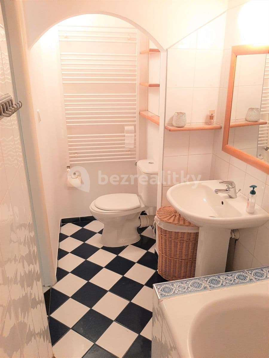 Pronájem bytu 2+kk 56 m², Poděbradova, Modřice, Jihomoravský kraj Pronájem bytu 2+kk 56 m², Poděbradova, Modřice, Jihomoravský kraj