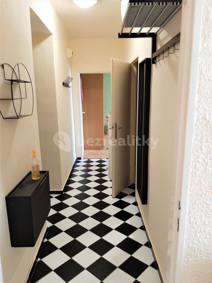 Pronájem bytu 2+kk 56 m², Poděbradova, Modřice, Jihomoravský kraj Pronájem bytu 2+kk 56 m², Poděbradova, Modřice, Jihomoravský kraj