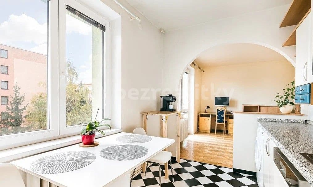 Pronájem bytu 2+kk 56 m², Poděbradova, Modřice, Jihomoravský kraj Pronájem bytu 2+kk 56 m², Poděbradova, Modřice, Jihomoravský kraj