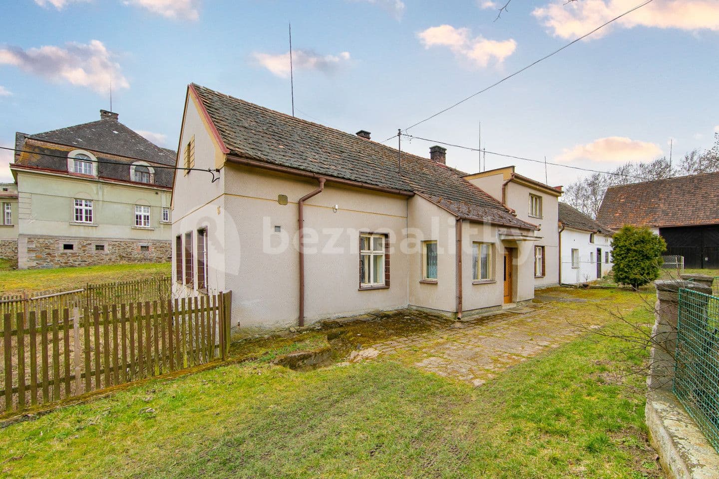 Prodej domu 239 m², pozemek 1.618 m², Jarov, Plzeňský kraj