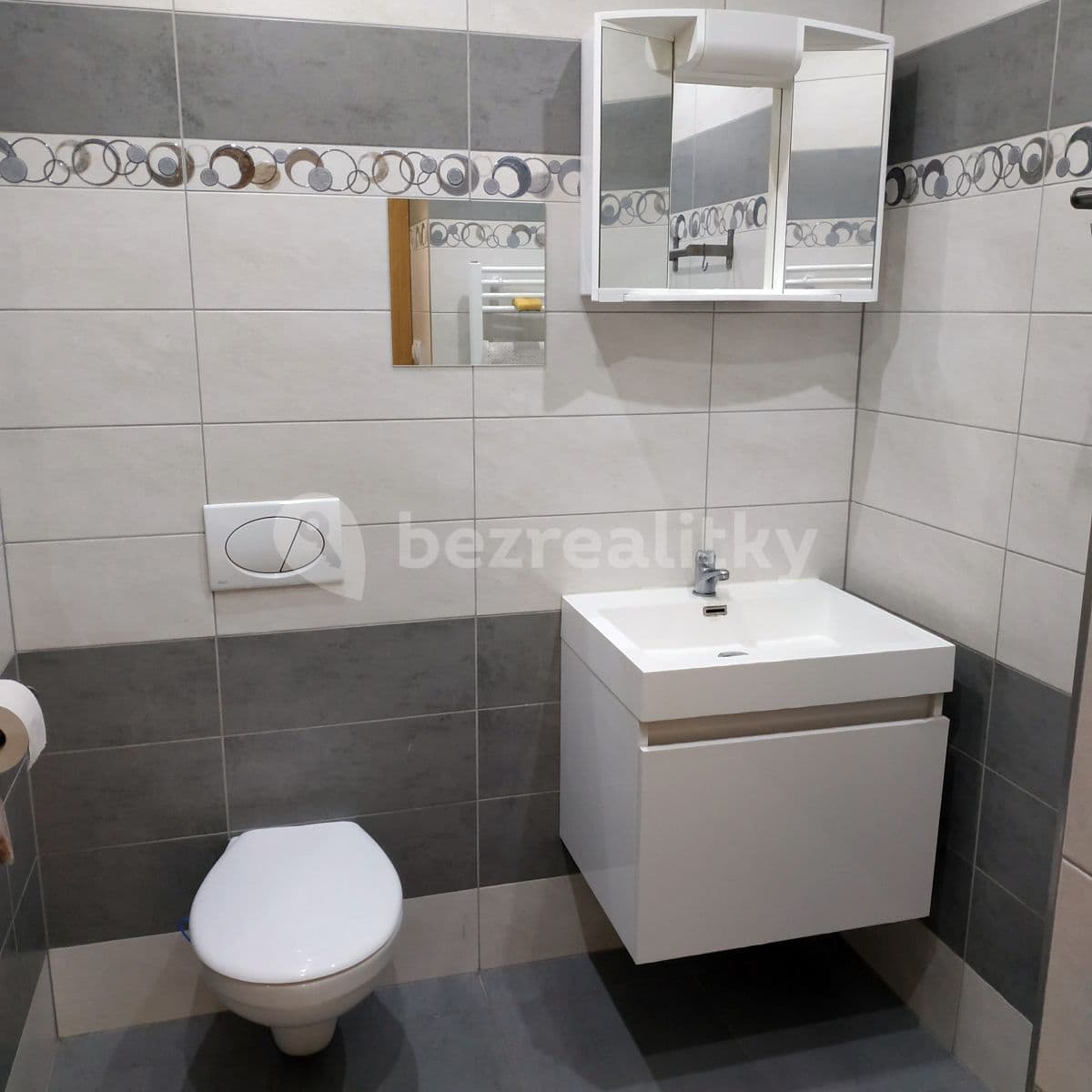 Pronájem bytu 1+1 35 m², Varenská, Ostrava, Moravskoslezský kraj Pronájem bytu 1+1 35 m², Varenská, Ostrava, Moravskoslezský kraj