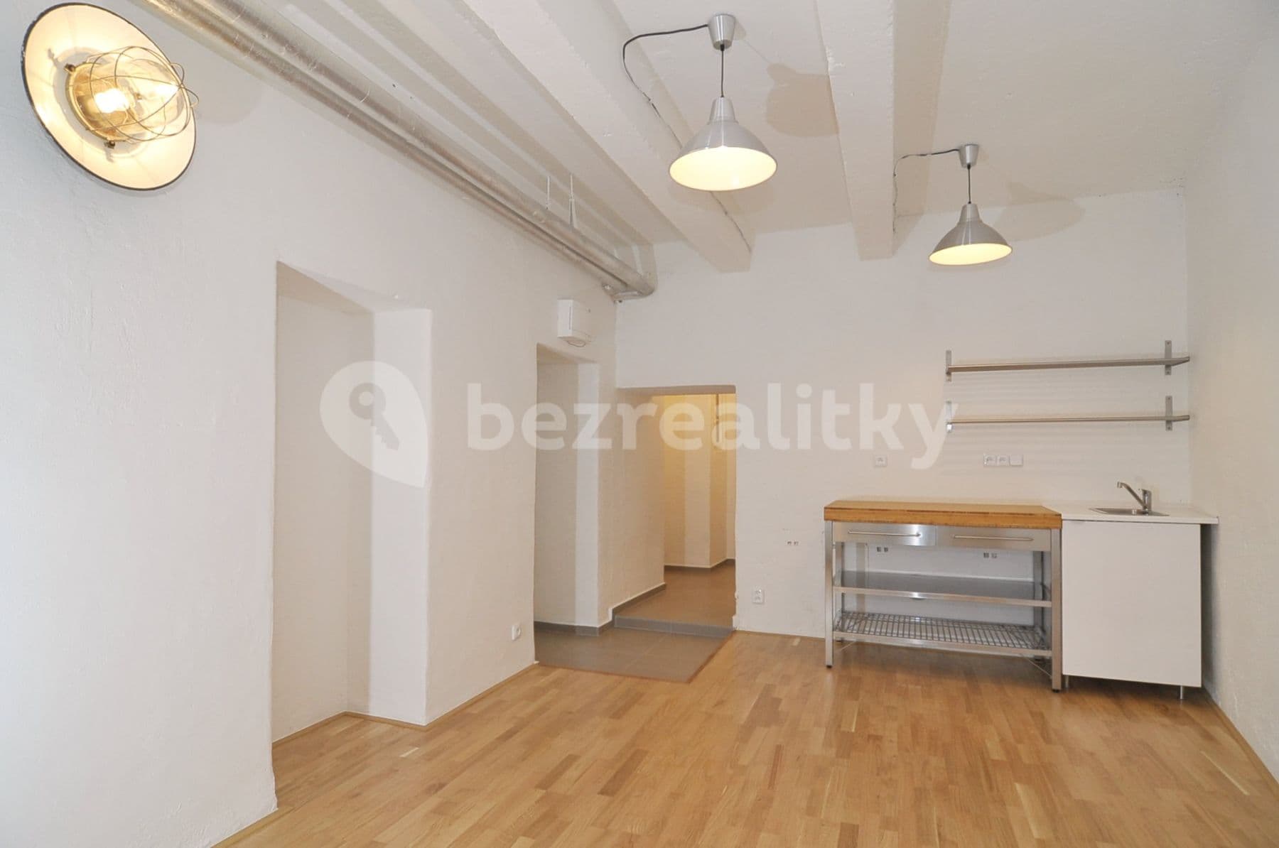 Pronájem bytu 1+kk 23 m², Přístavní, Praha, Praha Pronájem bytu 1+kk 23 m², Přístavní, Praha, Praha