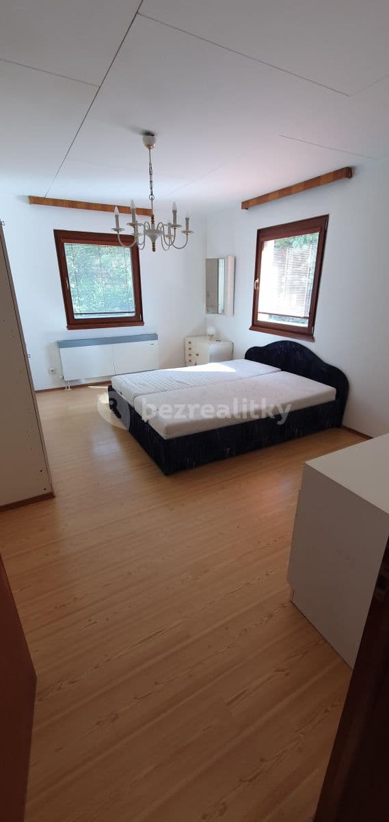 Pronájem domu 180 m², pozemek 663 m², Karlická, Černošice, Středočeský kraj Pronájem domu 180 m², pozemek 663 m², Karlická, Černošice, Středočeský kraj
