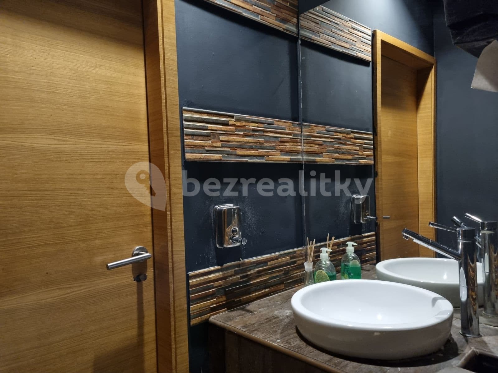 Pronájem nebytového prostoru 210 m², Bělehradská, Praha, Praha Pronájem nebytového prostoru 210 m², Bělehradská, Praha, Praha