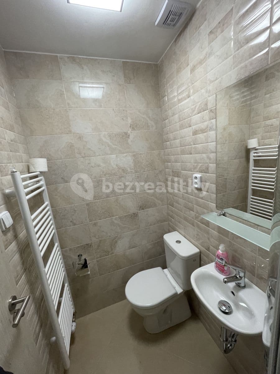 Pronájem bytu 28 m², Božanovská, Praha, Praha Pronájem bytu 28 m², Božanovská, Praha, Praha