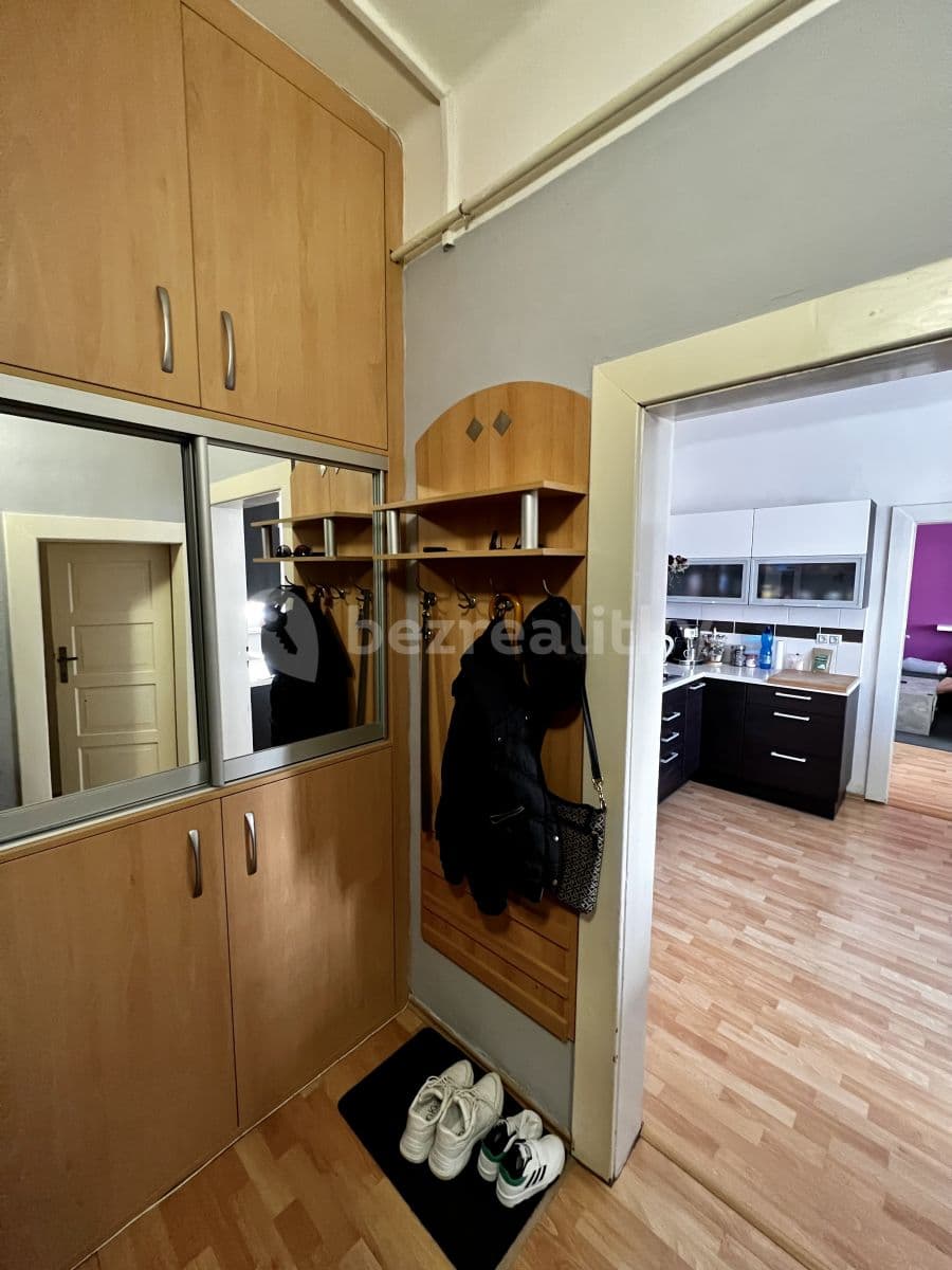 Pronájem bytu 1+1 52 m², Aksamitova, Olomouc, Olomoucký kraj Pronájem bytu 1+1 52 m², Aksamitova, Olomouc, Olomoucký kraj