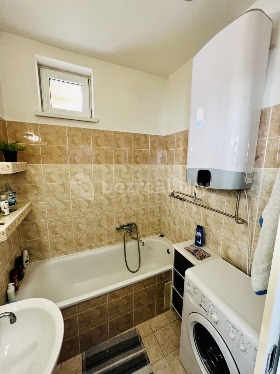 Pronájem bytu 1+1 52 m², Aksamitova, Olomouc, Olomoucký kraj Pronájem bytu 1+1 52 m², Aksamitova, Olomouc, Olomoucký kraj