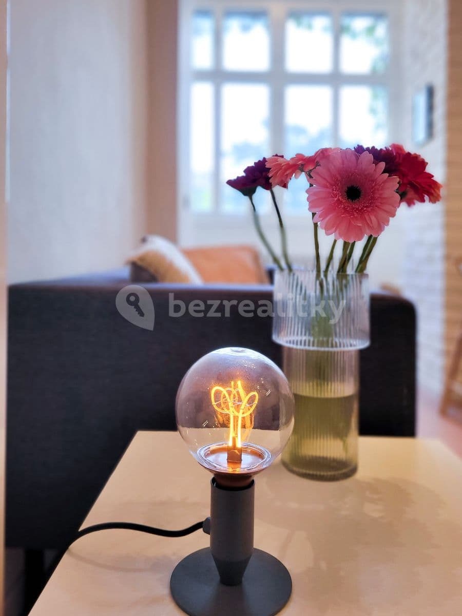 Pronájem bytu 2+kk 45 m², Šafaříkova, Praha, Praha Pronájem bytu 2+kk 45 m², Šafaříkova, Praha, Praha