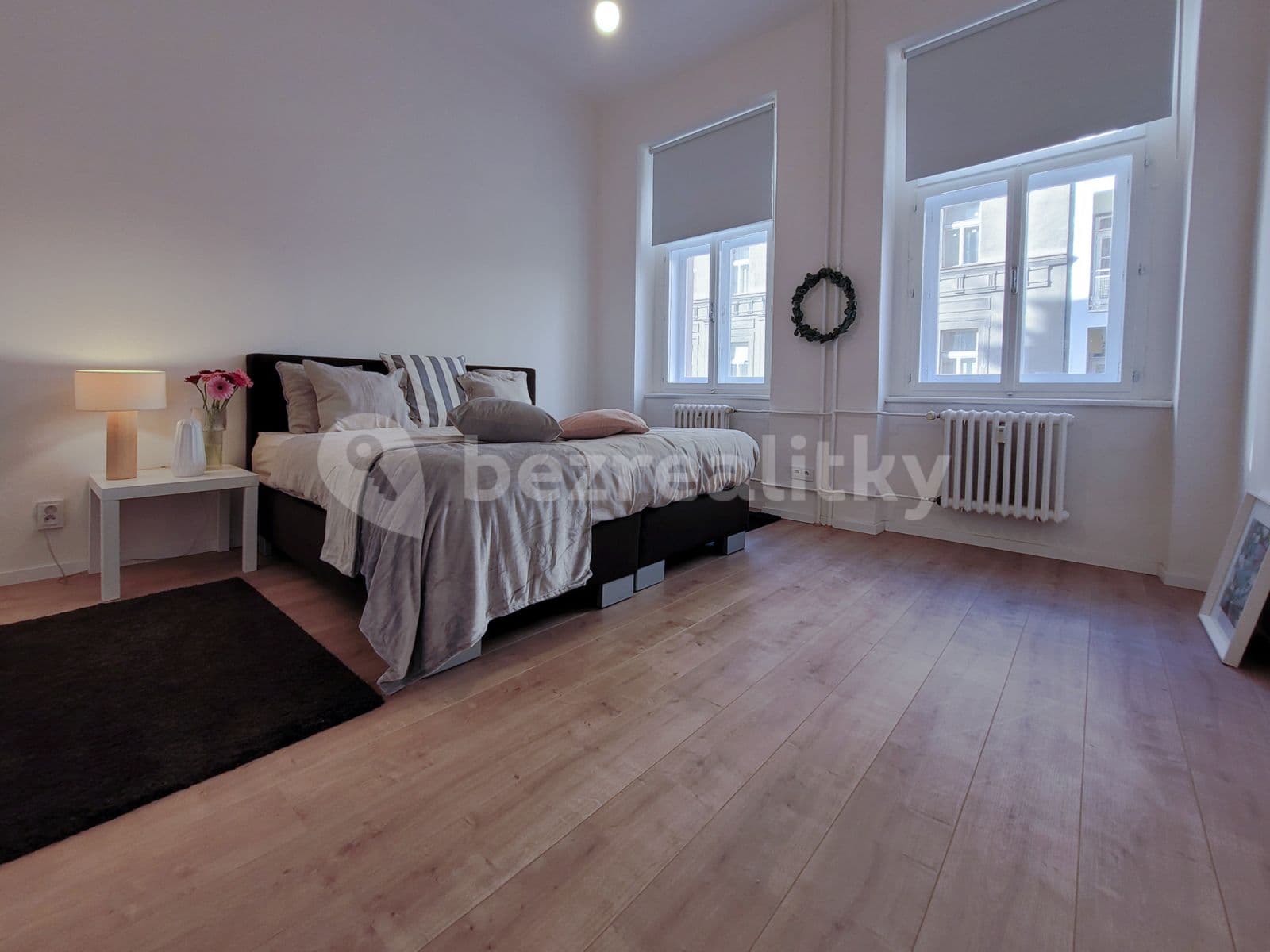 Pronájem bytu 2+kk 45 m², Šafaříkova, Praha, Praha Pronájem bytu 2+kk 45 m², Šafaříkova, Praha, Praha