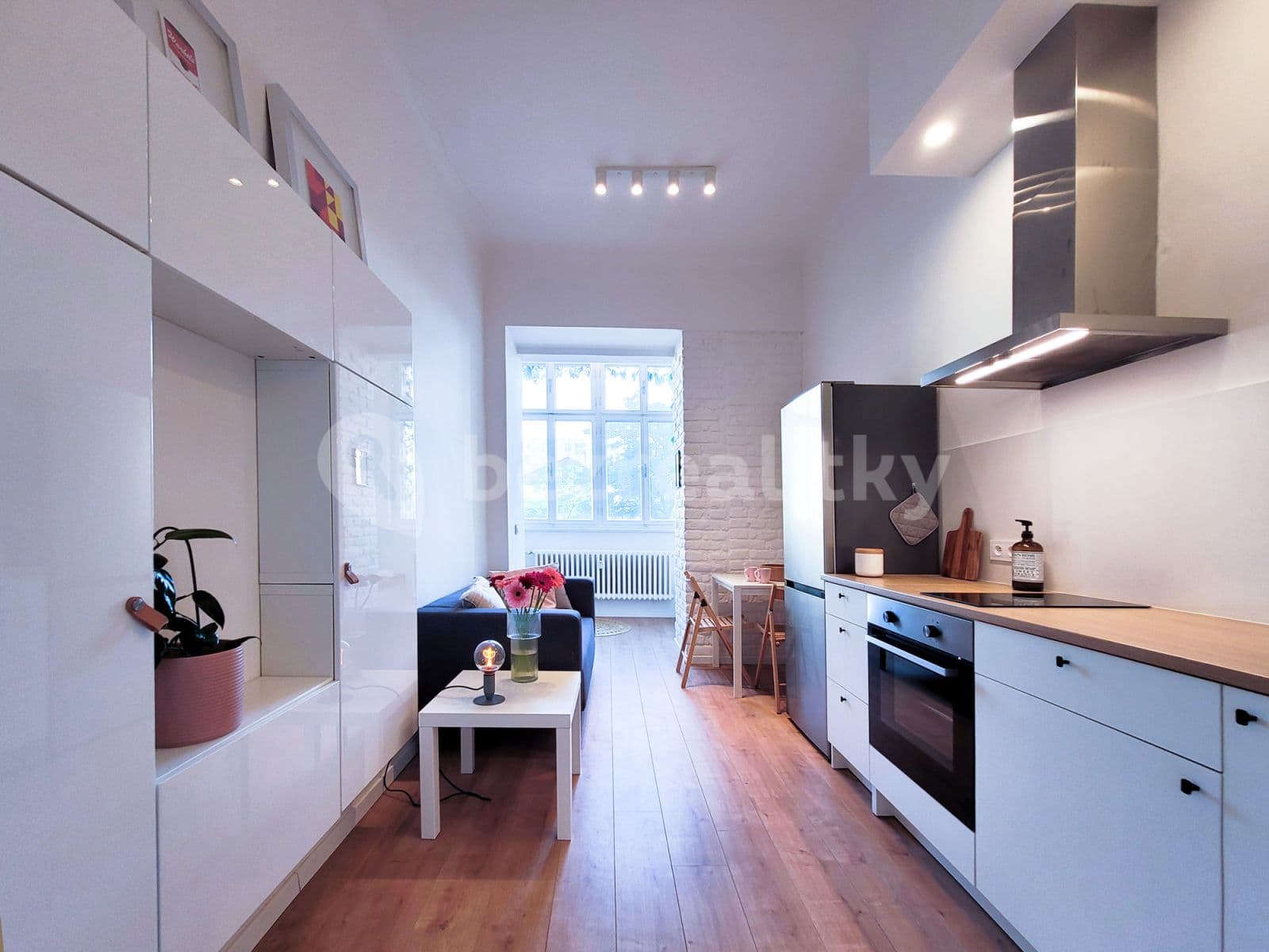 Pronájem bytu 2+kk 45 m², Šafaříkova, Praha, Praha Pronájem bytu 2+kk 45 m², Šafaříkova, Praha, Praha