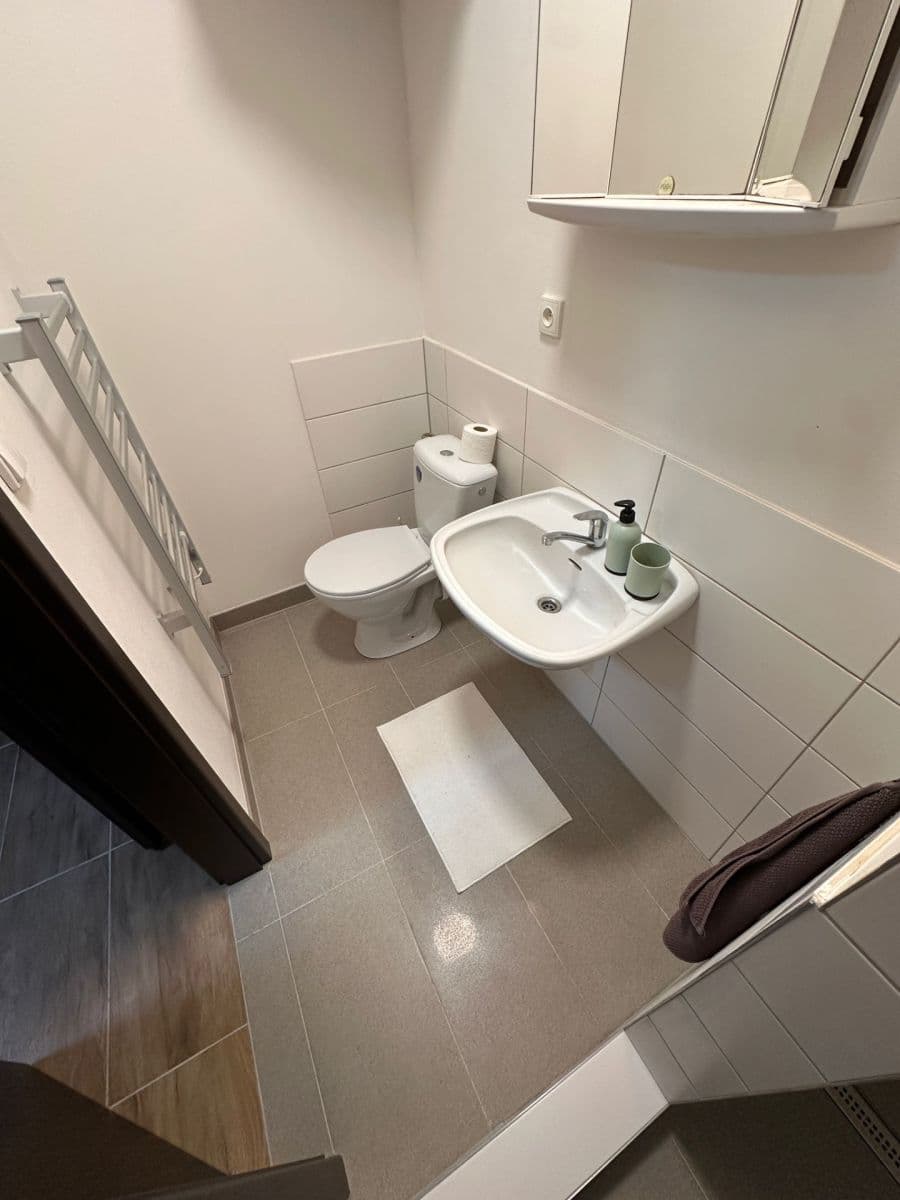 Pronájem bytu 1+kk 24 m², Rokytnice nad Jizerou, Liberecký kraj Pronájem bytu 1+kk 24 m², Rokytnice nad Jizerou, Liberecký kraj