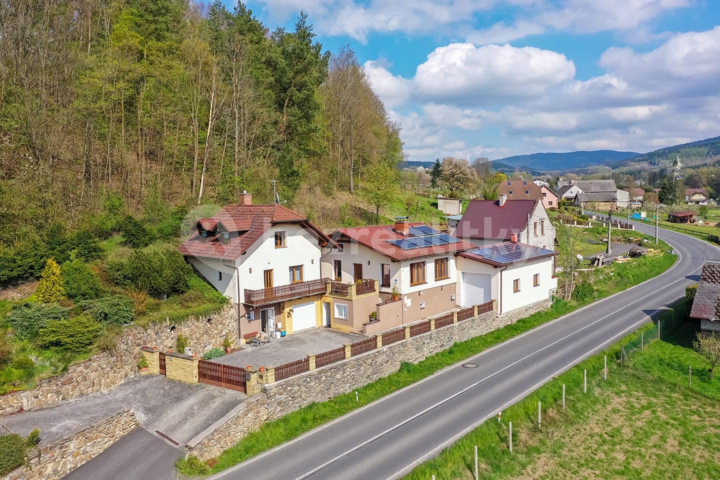 Prodej domu 323 m², pozemek 1.228 m², Dešenice, Plzeňský kraj