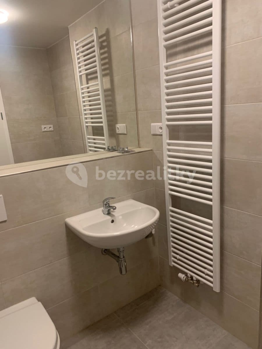 Pronájem bytu 1+kk 30 m², Armádní, Milovice, Středočeský kraj Pronájem bytu 1+kk 30 m², Armádní, Milovice, Středočeský kraj