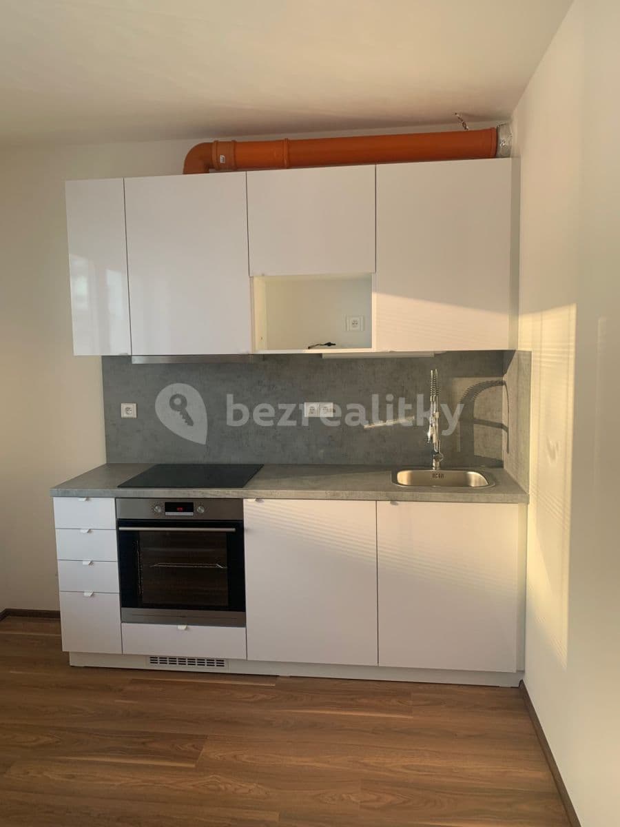 Pronájem bytu 1+kk 30 m², Armádní, Milovice, Středočeský kraj Pronájem bytu 1+kk 30 m², Armádní, Milovice, Středočeský kraj