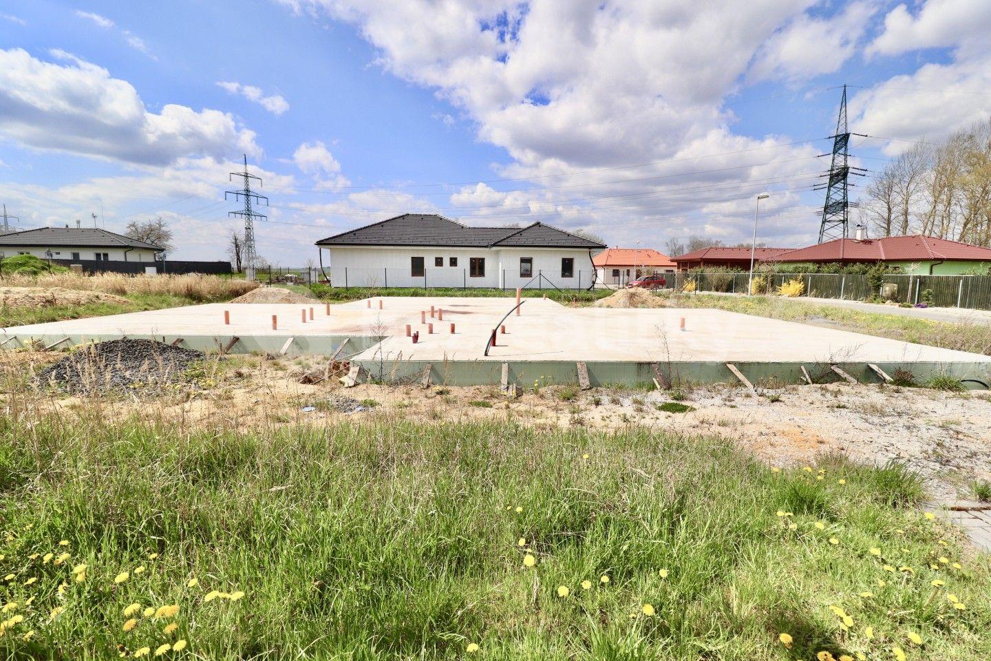 Prodej pozemku 1.525 m², Loket, Karlovarský kraj