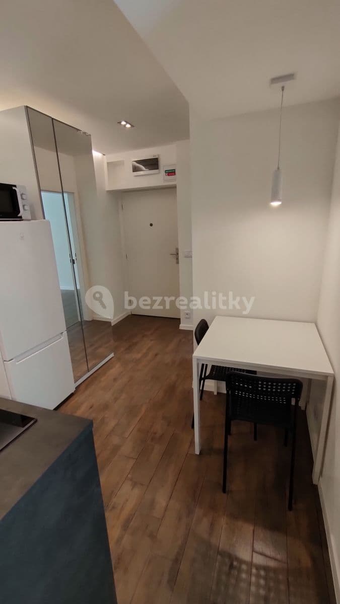 Pronájem bytu 2+1 38 m², Koněvova, Praha, Praha Pronájem bytu 2+1 38 m², Koněvova, Praha, Praha