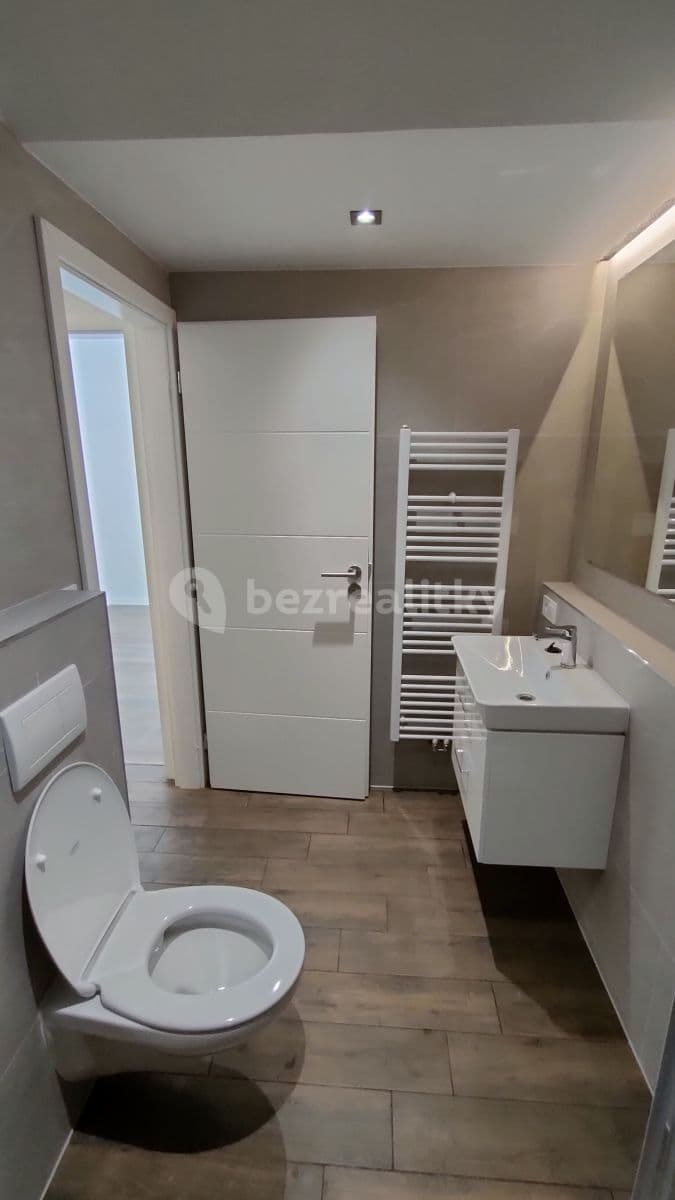 Pronájem bytu 2+1 38 m², Koněvova, Praha, Praha Pronájem bytu 2+1 38 m², Koněvova, Praha, Praha