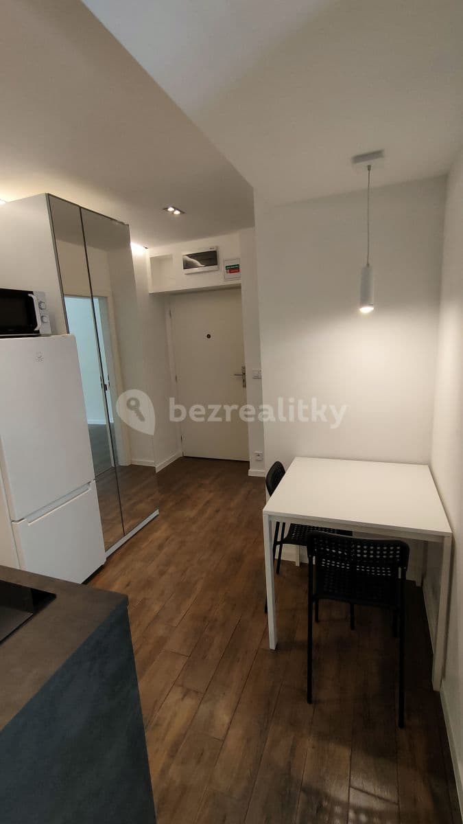 Pronájem bytu 2+1 38 m², Koněvova, Praha, Praha Pronájem bytu 2+1 38 m², Koněvova, Praha, Praha