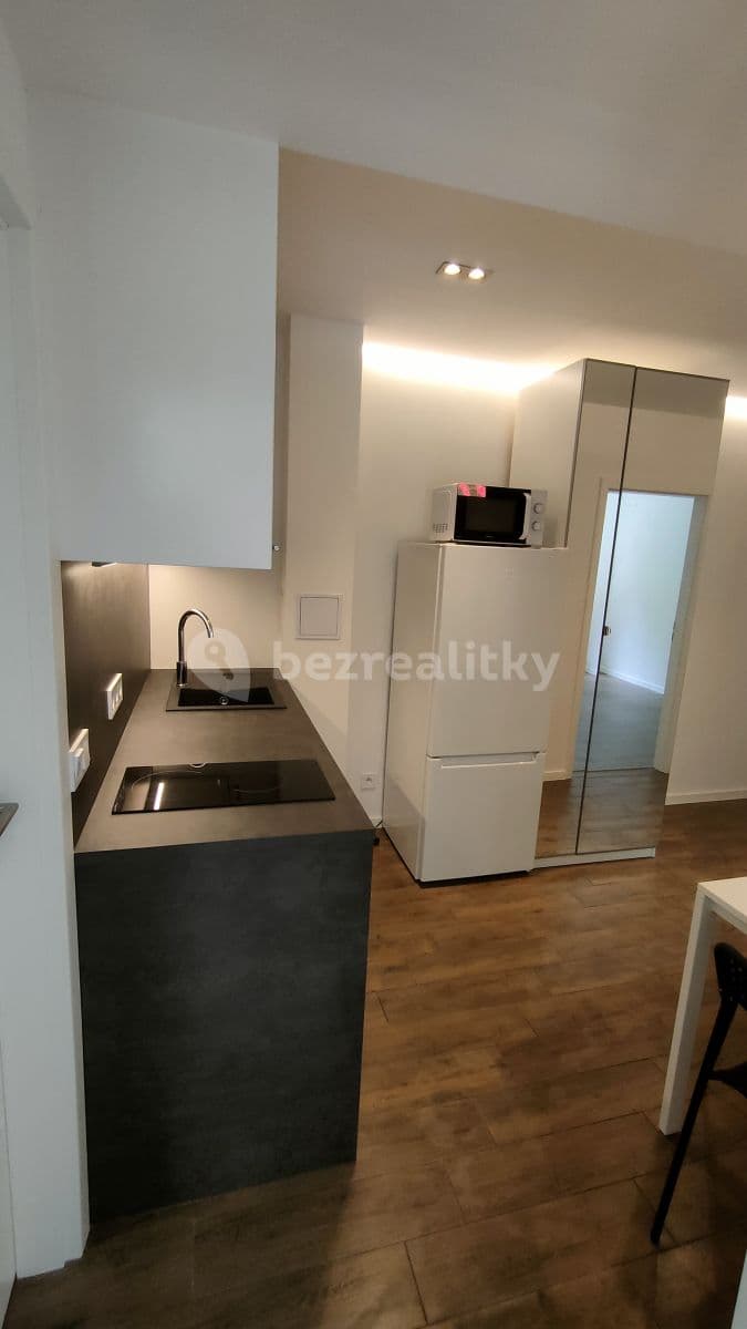 Pronájem bytu 2+1 38 m², Koněvova, Praha, Praha Pronájem bytu 2+1 38 m², Koněvova, Praha, Praha
